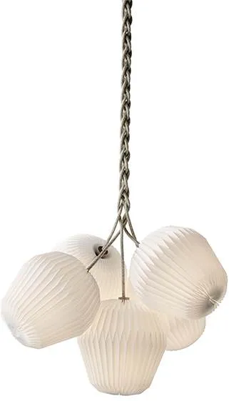 Le Klint THE BOUQUET Medium -krona med 5 standard lampskärmar