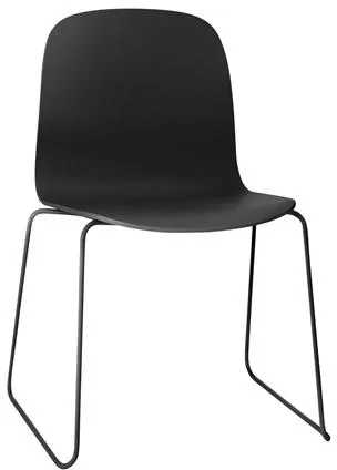 Muuto Visu matstol med medar svart